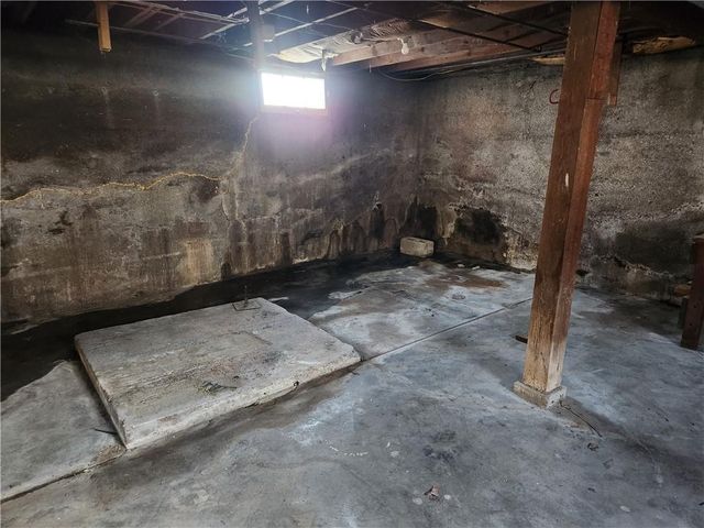 208 Main Street, Osawatomie, KS 66064