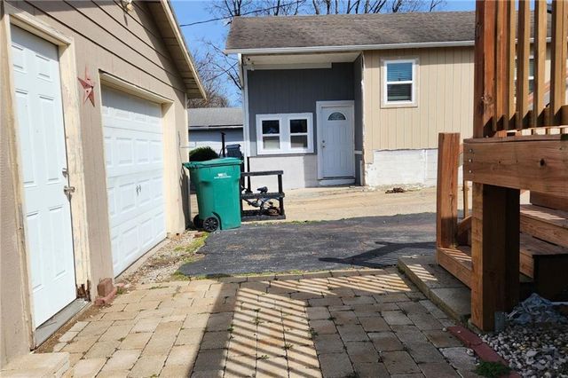 208 Main Street, Osawatomie, KS 66064