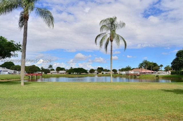 557 High Point Dr B, Delray Beach, FL 33445