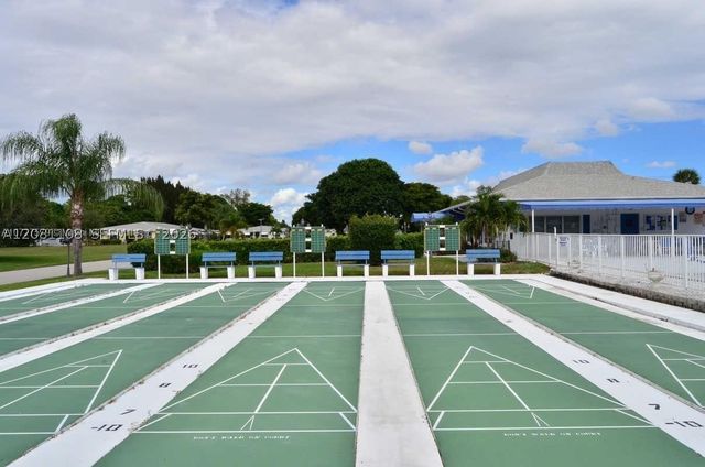 557 High Point Dr B, Delray Beach, FL 33445