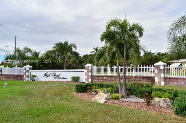 557 High Point Dr B, Delray Beach, FL 33445