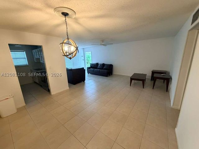 557 High Point Dr B, Delray Beach, FL 33445