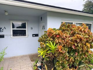 557 High Point Dr B, Delray Beach, FL 33445