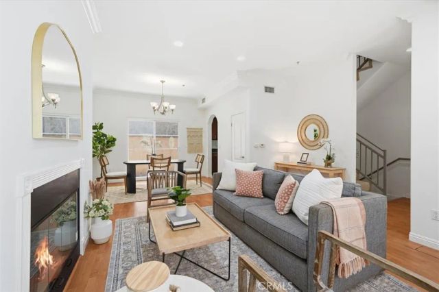 5719 Camellia 105, North Hollywood, CA 91601