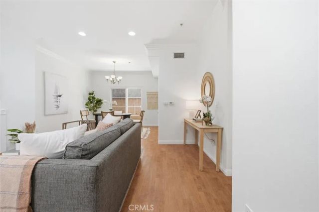 5719 Camellia 105, North Hollywood, CA 91601