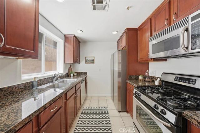 5719 Camellia 105, North Hollywood, CA 91601