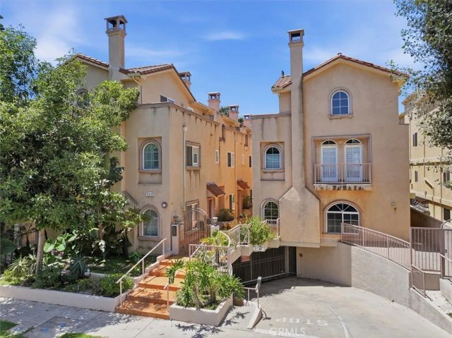 5719 Camellia 105, North Hollywood, CA 91601
