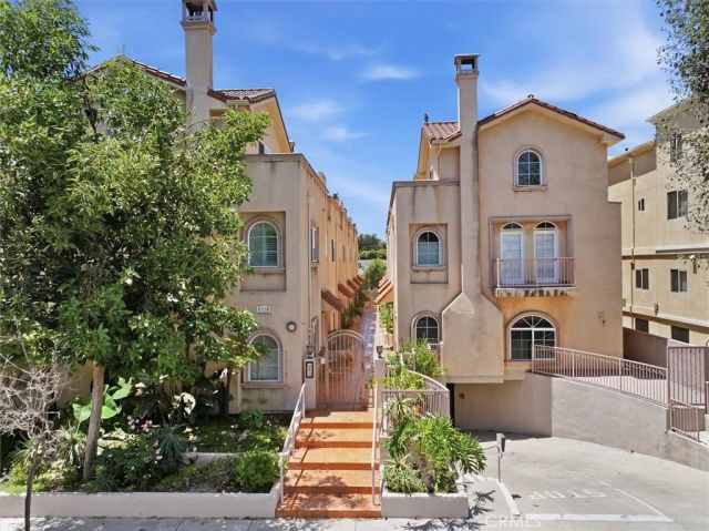 5719 Camellia 105, North Hollywood, CA 91601