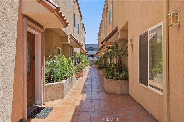 5719 Camellia 105, North Hollywood, CA 91601