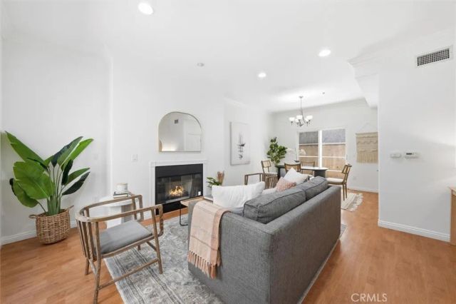 5719 Camellia 105, North Hollywood, CA 91601