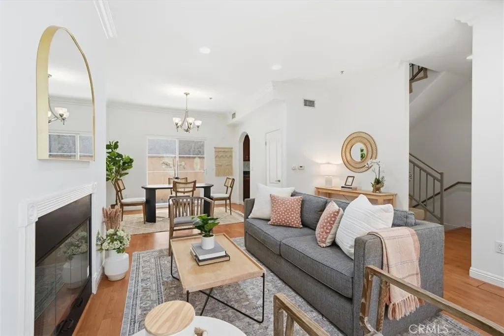 5719 Camellia 105, North Hollywood, CA 91601