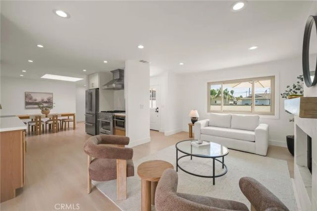 6901 Breeland, Huntington Beach, CA 92647