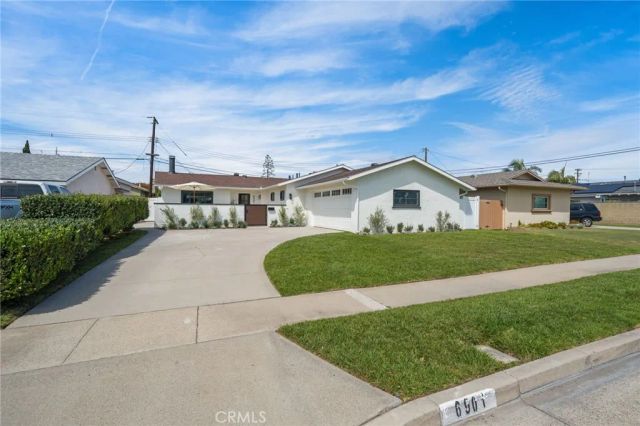 6901 Breeland, Huntington Beach, CA 92647