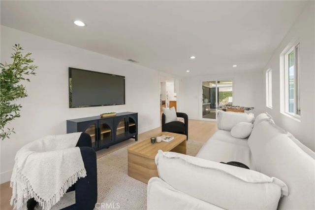 6901 Breeland, Huntington Beach, CA 92647