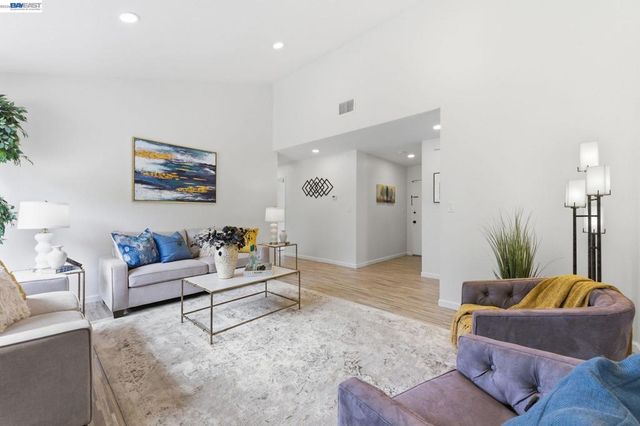 34042 Rowland Dr, Fremont, CA 94555