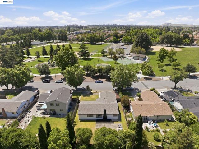 34042 Rowland Dr, Fremont, CA 94555
