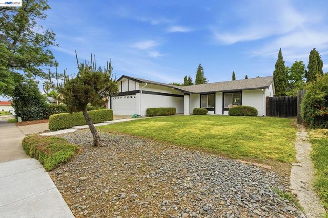 34042 Rowland Dr, Fremont, CA 94555