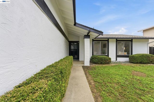 34042 Rowland Dr, Fremont, CA 94555