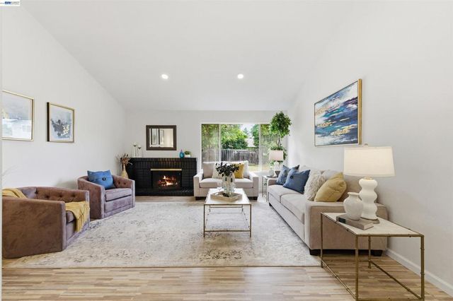 34042 Rowland Dr, Fremont, CA 94555