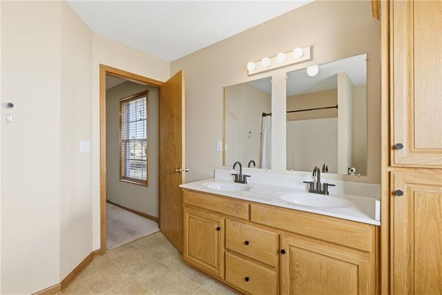 1511 Pebblecreek Drive, Warrensburg, MO 64093