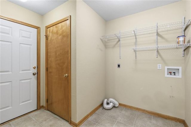 1511 Pebblecreek Drive, Warrensburg, MO 64093