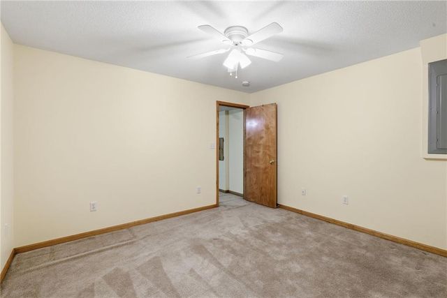 1511 Pebblecreek Drive, Warrensburg, MO 64093