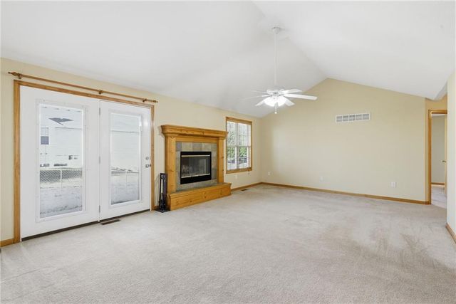 1511 Pebblecreek Drive, Warrensburg, MO 64093