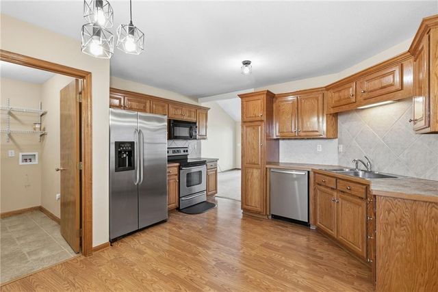 1511 Pebblecreek Drive, Warrensburg, MO 64093