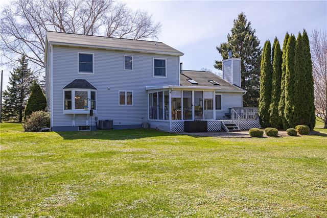 4637 Lake Road, Williamson, NY 14589