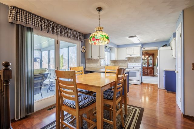 4637 Lake Road, Williamson, NY 14589