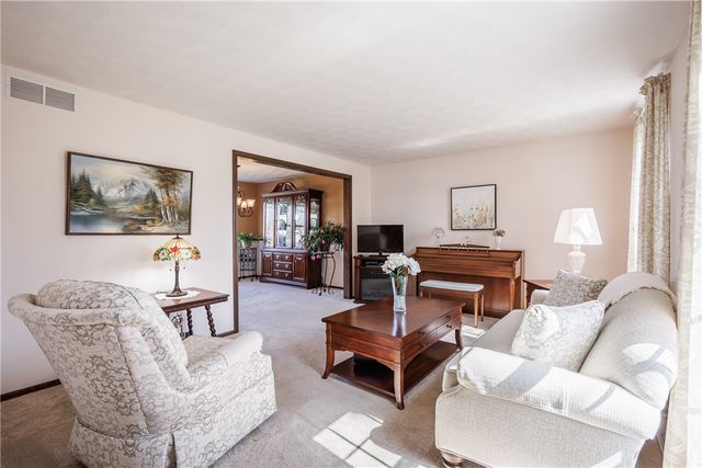 4637 Lake Road, Williamson, NY 14589