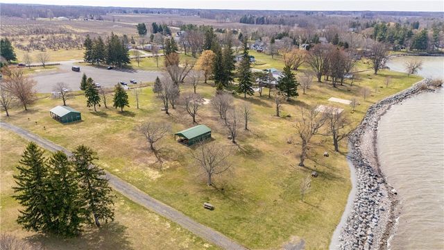 4637 Lake Road, Williamson, NY 14589