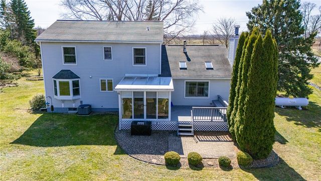 4637 Lake Road, Williamson, NY 14589