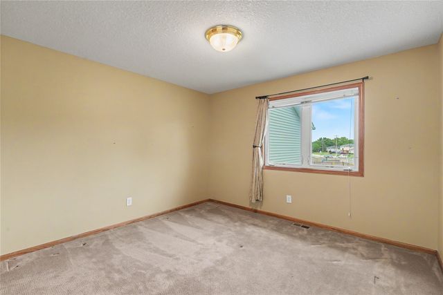 604 SE Tower Court, Ankeny, IA 50021