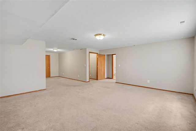 604 SE Tower Court, Ankeny, IA 50021