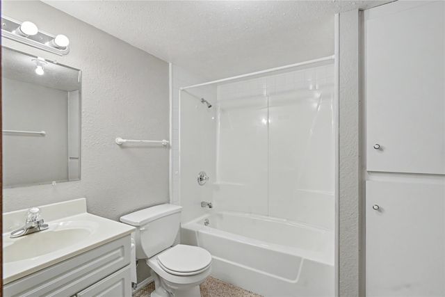 604 SE Tower Court, Ankeny, IA 50021