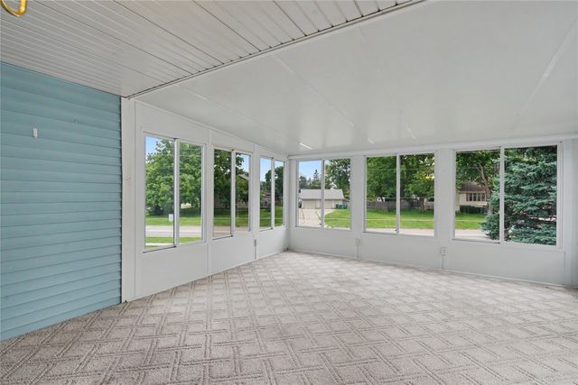 604 SE Tower Court, Ankeny, IA 50021