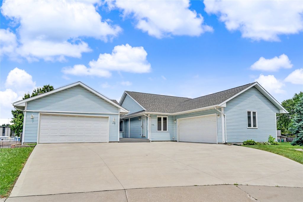 604 SE Tower Court, Ankeny, IA 50021