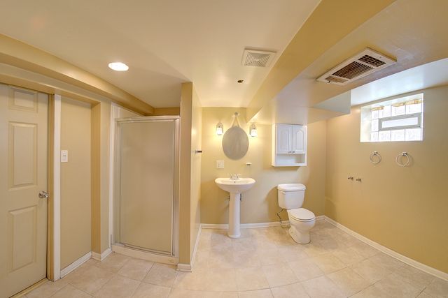 3908 W 83rd Place, Chicago, IL 60652