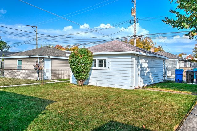 3908 W 83rd Place, Chicago, IL 60652