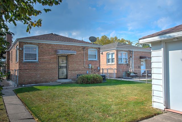 3908 W 83rd Place, Chicago, IL 60652