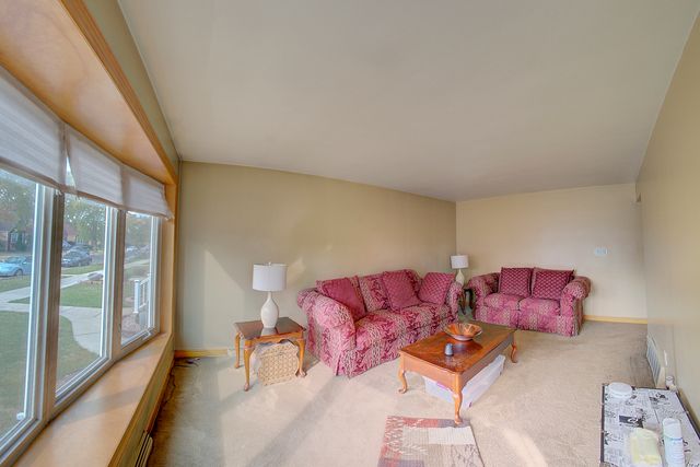 3908 W 83rd Place, Chicago, IL 60652