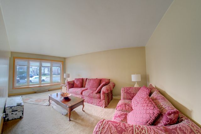 3908 W 83rd Place, Chicago, IL 60652