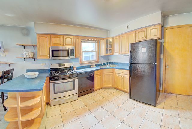 3908 W 83rd Place, Chicago, IL 60652