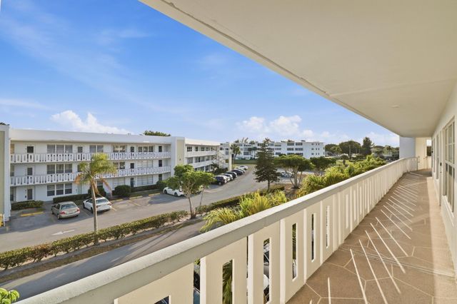 307 Wellington A, West Palm Beach, FL 33417