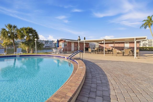 307 Wellington A, West Palm Beach, FL 33417