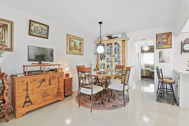 307 Wellington A, West Palm Beach, FL 33417