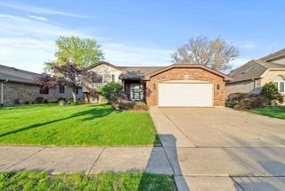 871 Woodcrest Lane, Lemont, IL 60439