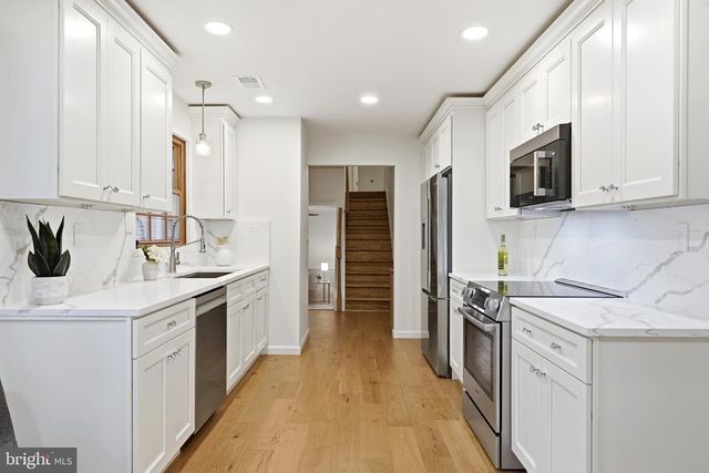 4001 FEATHERSTONE PL, Alexandria, VA 22304