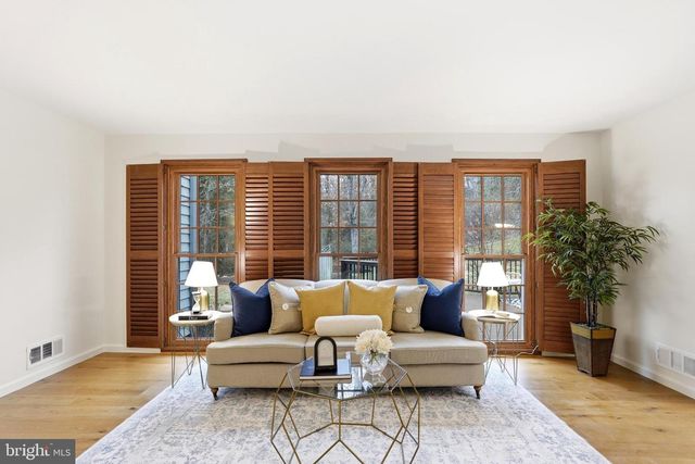 4001 FEATHERSTONE PL, Alexandria, VA 22304